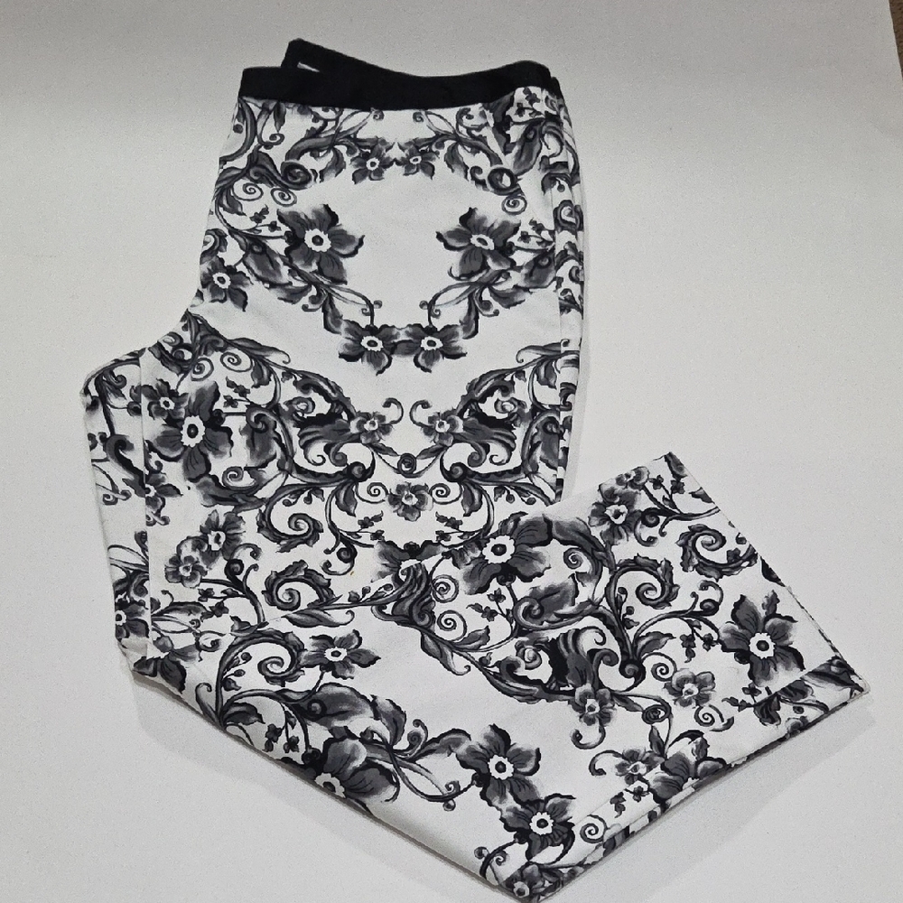 Worthington Black and White Scroll Print Pants